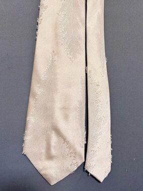 Vintage Louis Féraud Paris Textured Champagne Bloom Tie Distressed Avant Garde